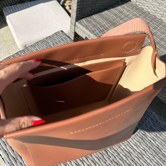 Everlane the Form Bag in Cognac - Picture 3 of 4